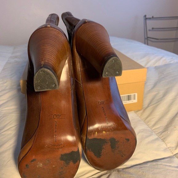 Women’s Leather Ankle Boots - Picture 5 of 5